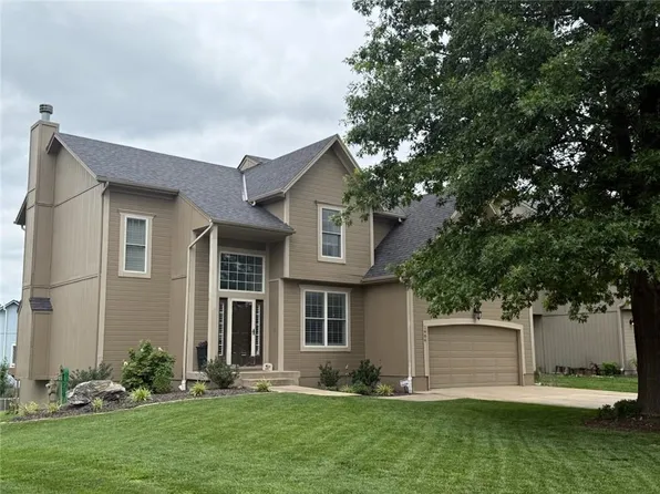 1906 W Kiera Cir, Olathe, KS 66061