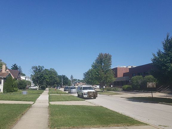 5th image of 1020 Rose Ave