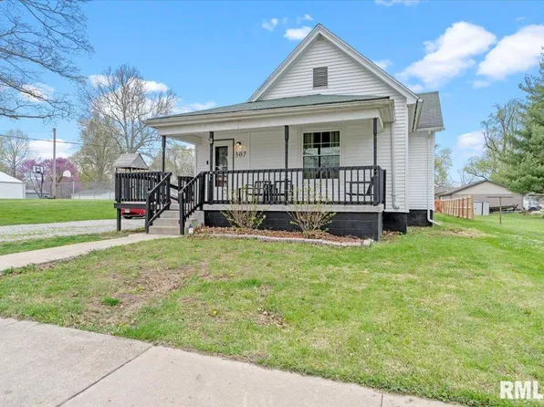 307 N Elm St, Tallula, IL 62688