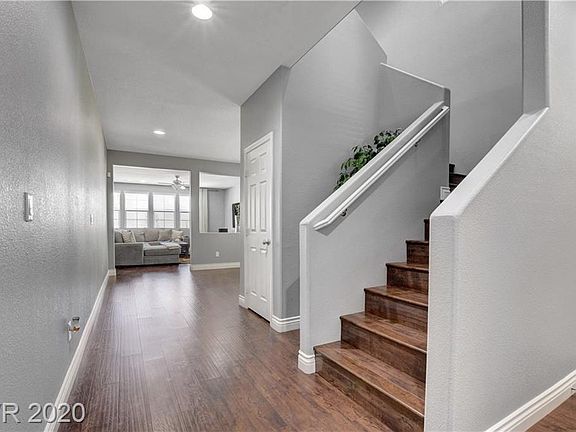3rd image of 332 Woodsfield Ct