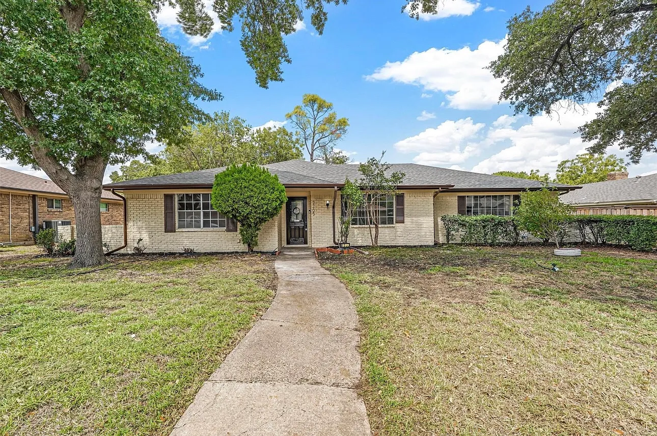 3 bed, 1825 sqft, $2,599 — Photo 1