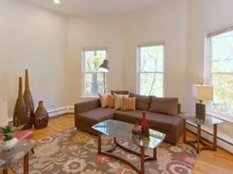 1001 Memorial Dr #1 — Photo 5