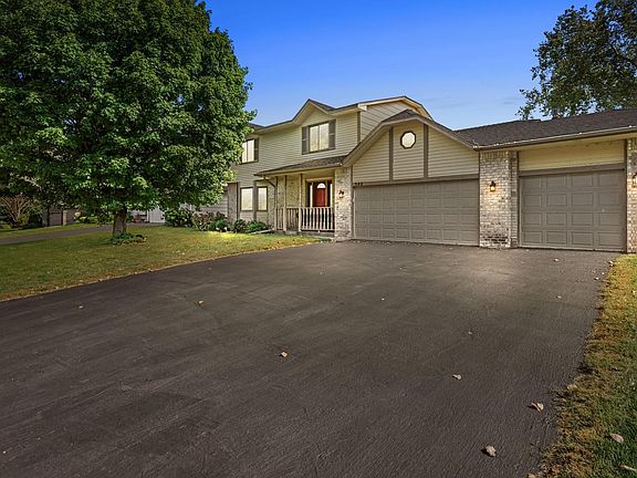 2nd image of 302 Oak Hill Dr
