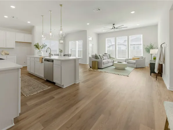 3108 Charge Ln, Bryan, TX 77808