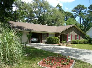 25 River Oaks Rd, Savannah, GA 31410