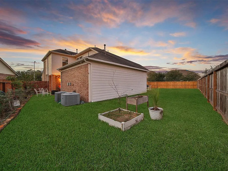 4010 Duneberry Trl — Photo 32