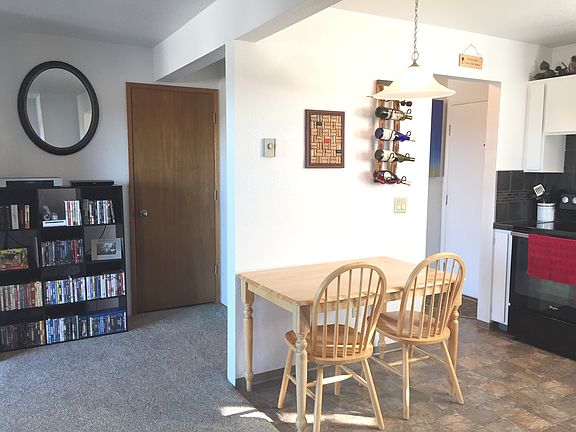 3rd image of 605 Indian Hills Dr APT 19