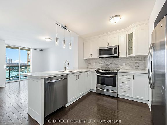 4th image of 323 Richmond St E #807