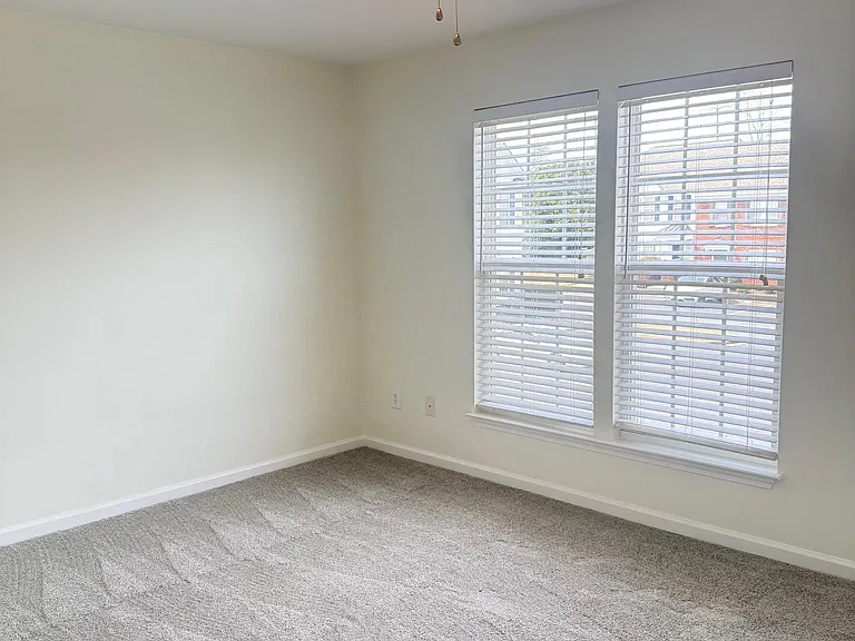 227 Spring Crossing Cir — Photo 18