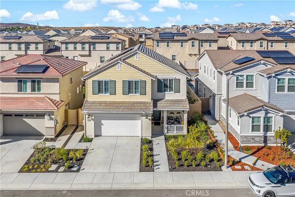 3 bed, 2.5 bath, 2225 sqft, $5,100 — Photo 1