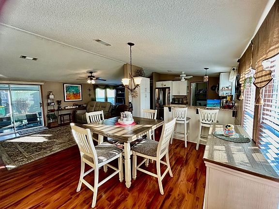 4th image of 3919 Southwind Dr #423