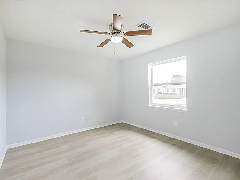 4314 Woodmont Dr — Photo 16