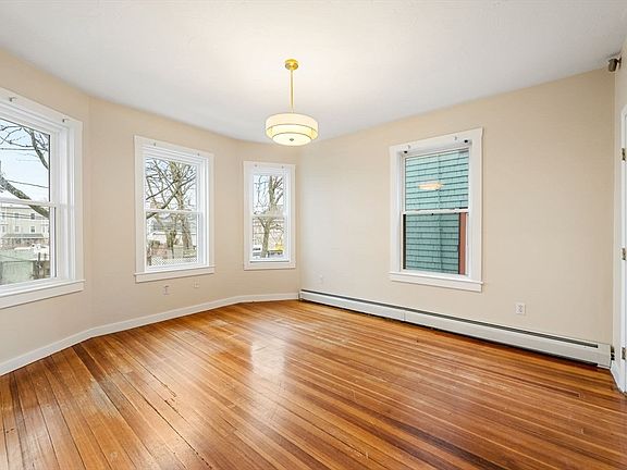 4th image of 15 Estrella St #1
