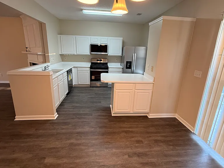 2765 Ashleigh Ln — Photo 6