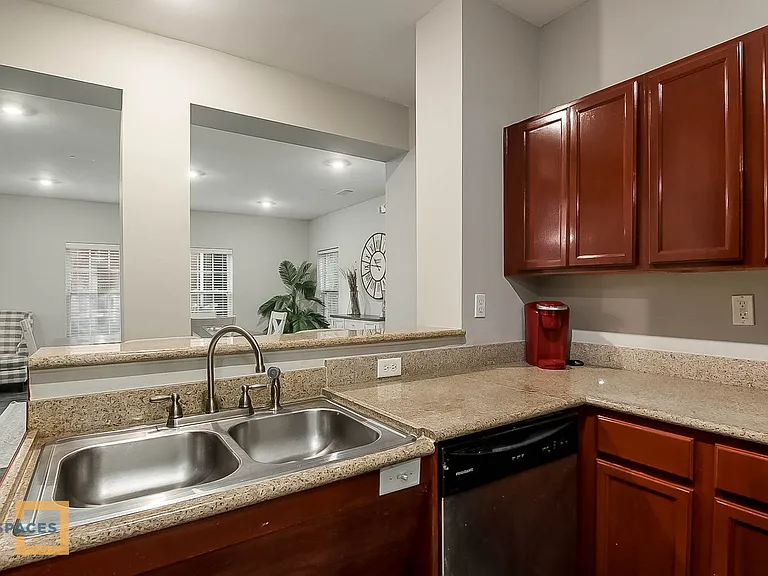 3218 Veterans Memorial Pkwy #3X3 — Photo 43