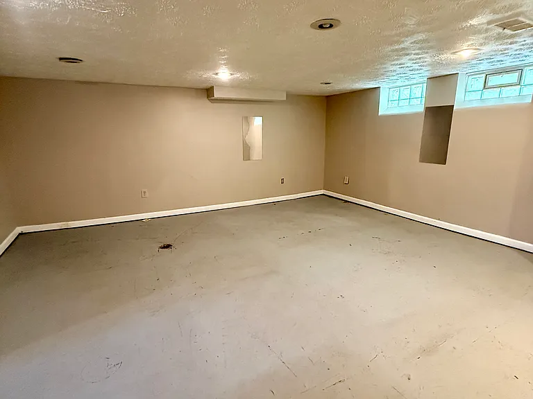 14660 Superior Rd — Photo 20