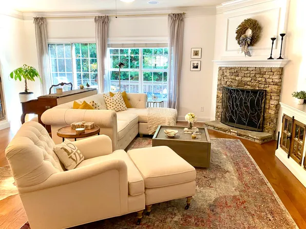 634 Pember Point, Sandy Springs, GA 30350