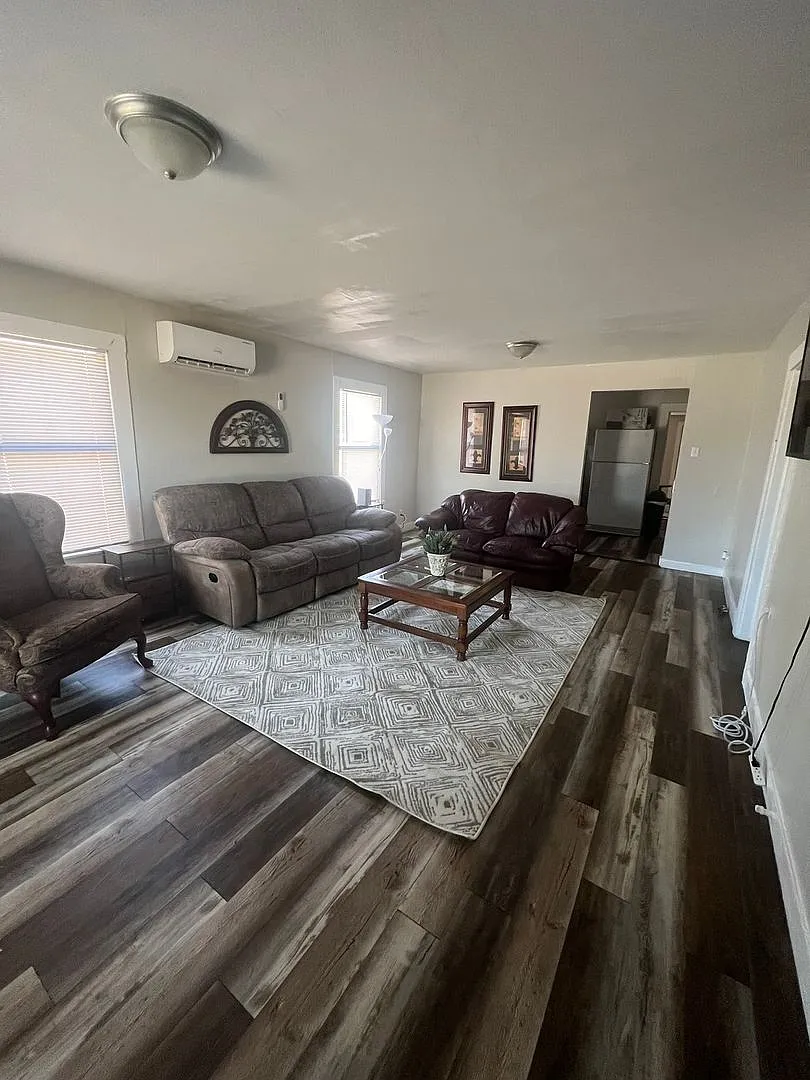 Fully Furnished — Photo 2