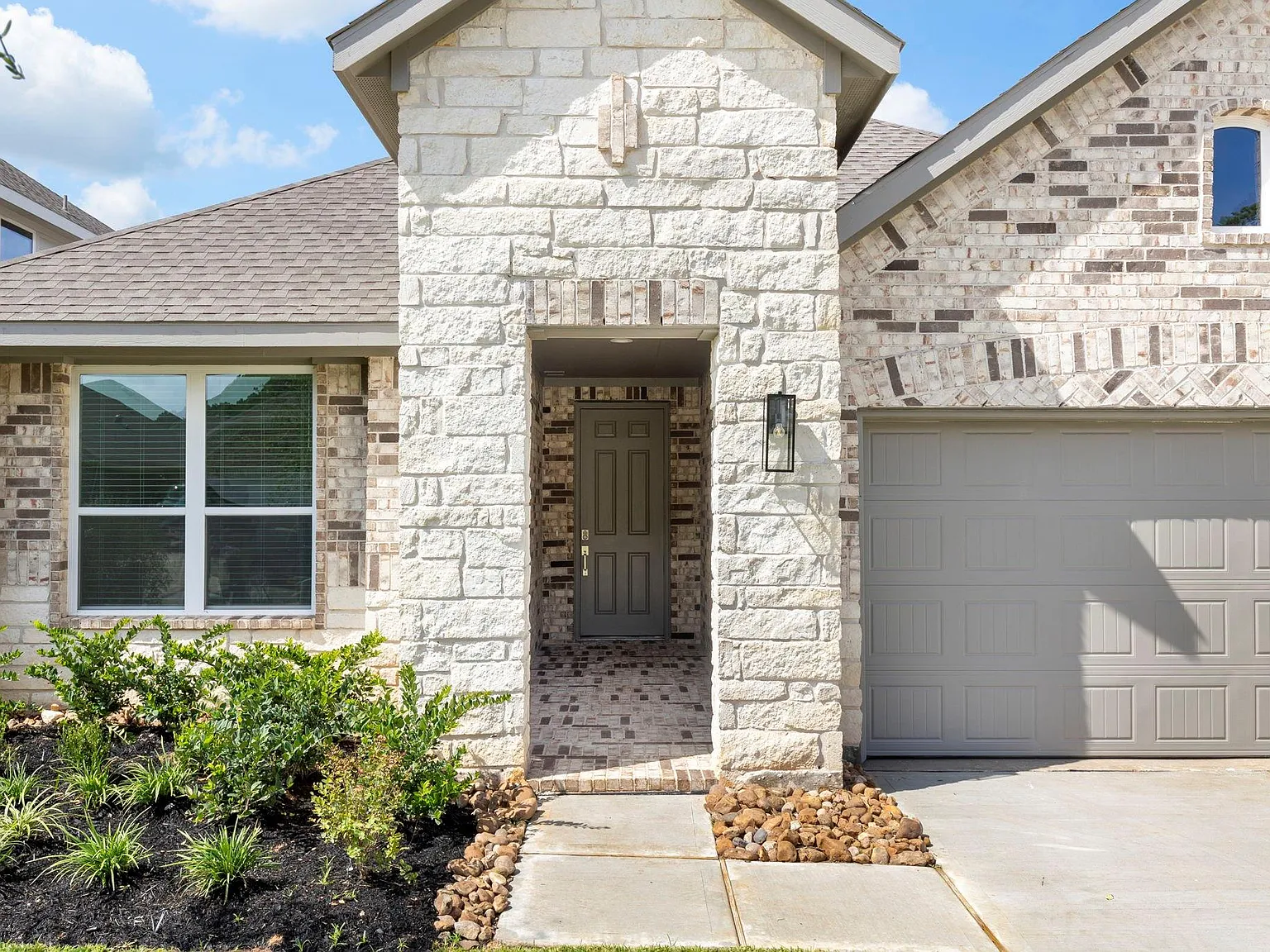 4 bed, 3.0 bath, 2091 sqft, $2,500 — Photo 4