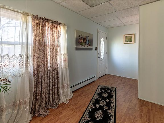 3rd image of 1403 Frederick St