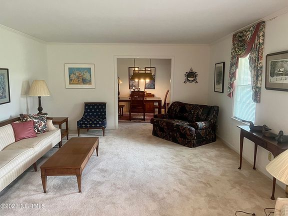 4th image of 440 Robert E Lee Drive
