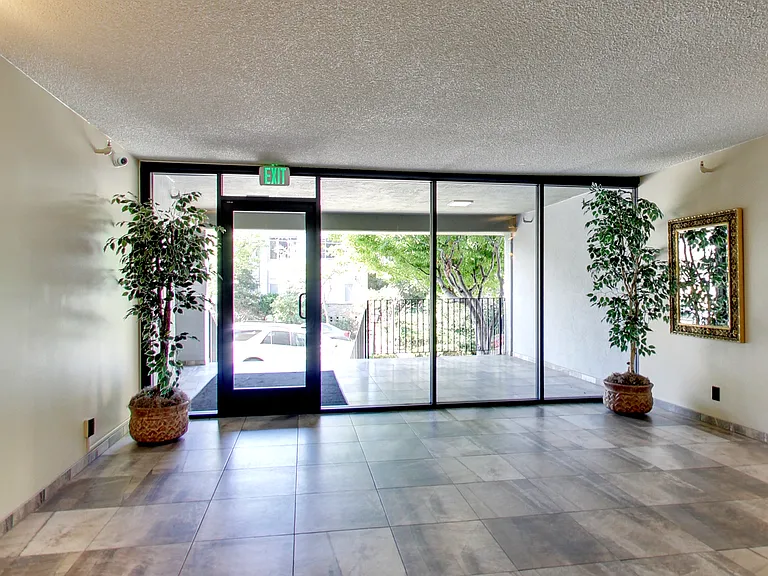 378 Van Buren - Renovated 2bed and 1bed units - Beautiful Building! — Photo 52