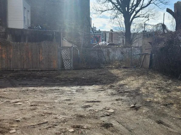 444 E Auburn St, Philadelphia, PA 19134