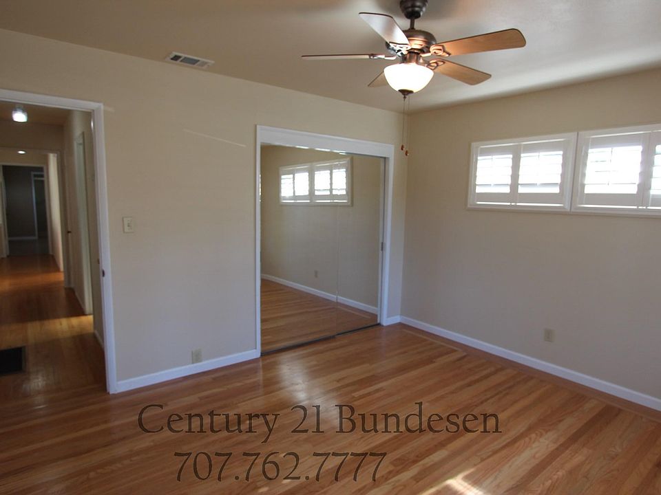 1st image of 1028 Country Club Dr