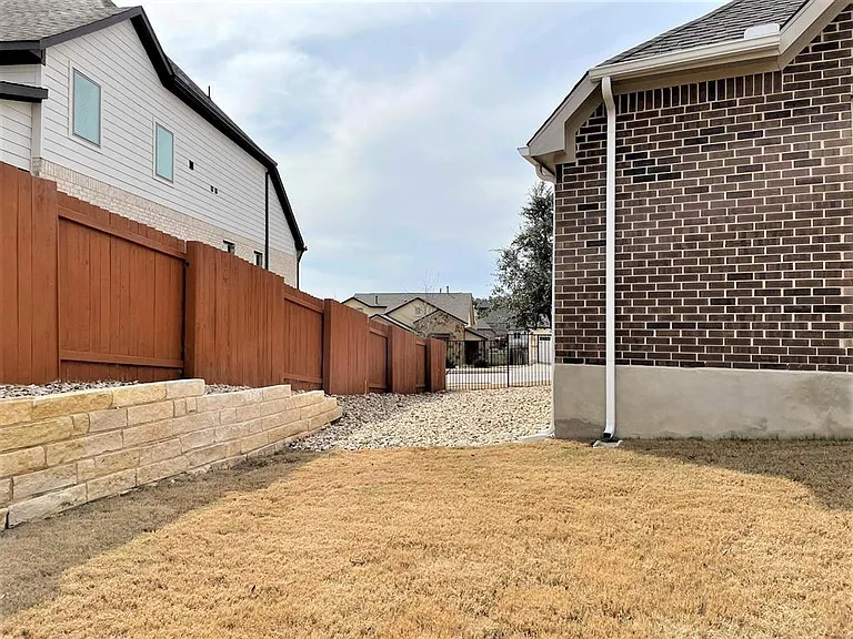 156 Santa Maria St — Photo 36