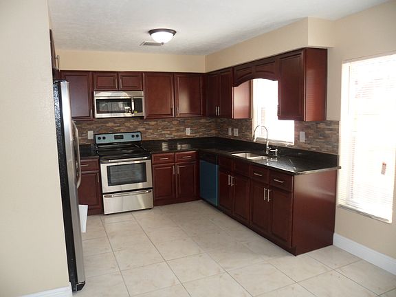 4th image of 130 Hidden Springs Cir