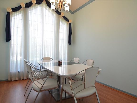 5th image of 4207 Sagemont Dr