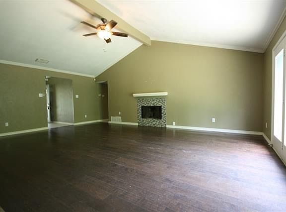 5th image of 3906 Woodhaven Ln