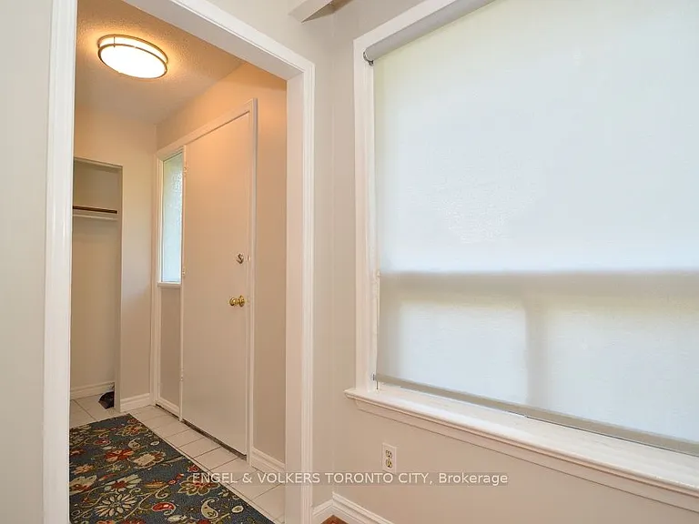 158 Cherrywood Dr #UPPER — Photo 2