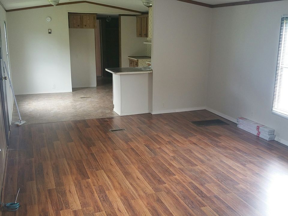 2nd image of 415 W Hillsboro St