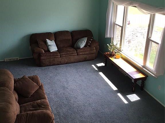 3rd image of 1055 Oakbrooke Dr