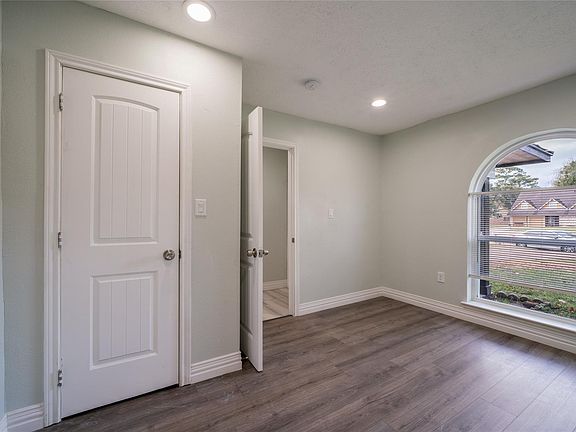 5th image of 7115 Shady Moss Ln