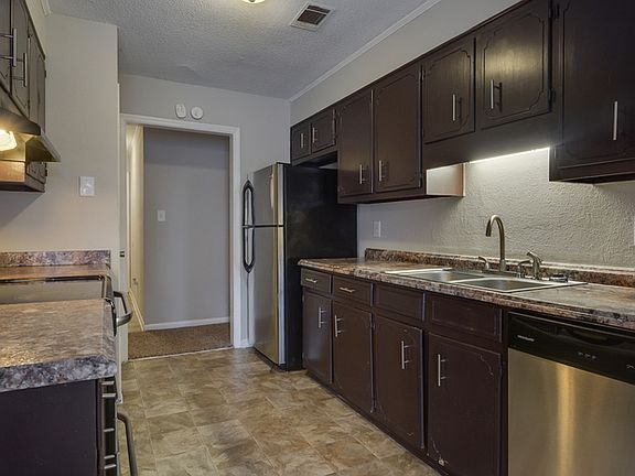 3rd image of 2342 Richwood Dr