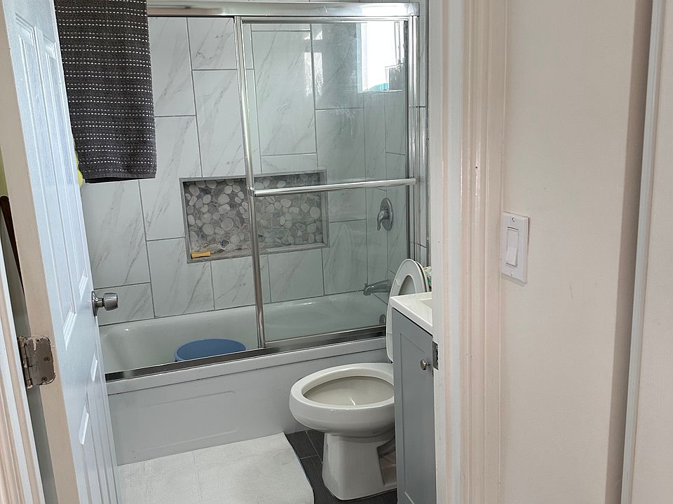 1st image of 1401 E Maple St #B