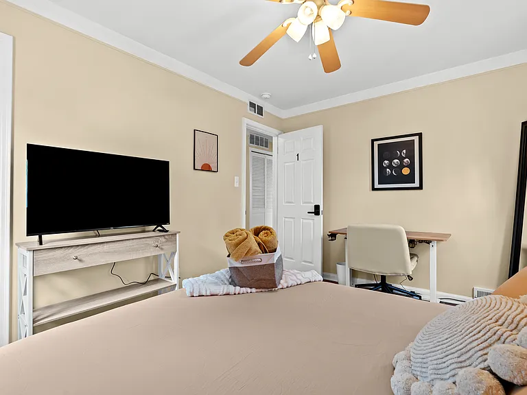 26107 Dartmouth St #1 — Photo 3