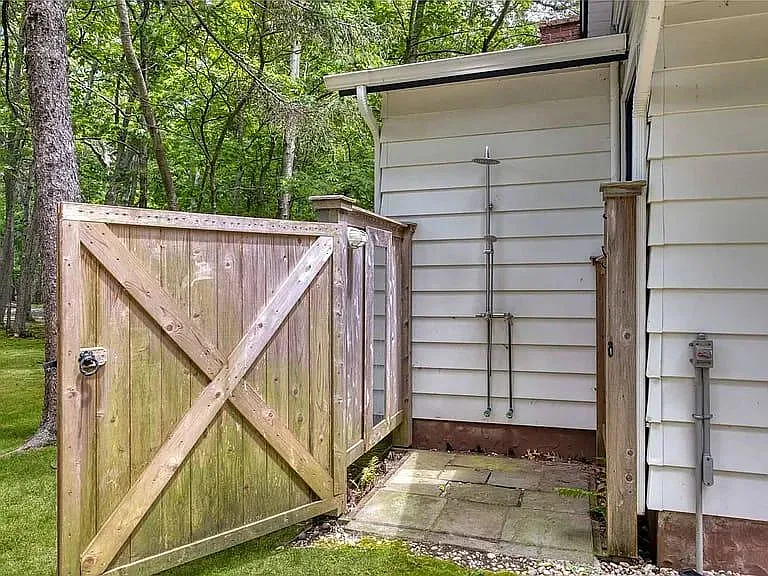 305 North Dr — Photo 16