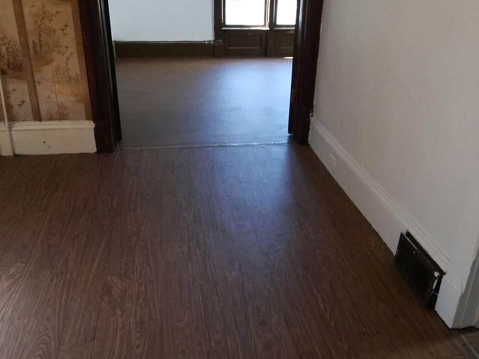 1st image of 826 Prendergast Ave #2