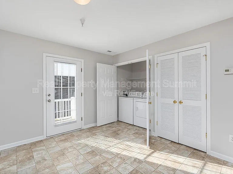 1009 Seth Drive — Photo 25