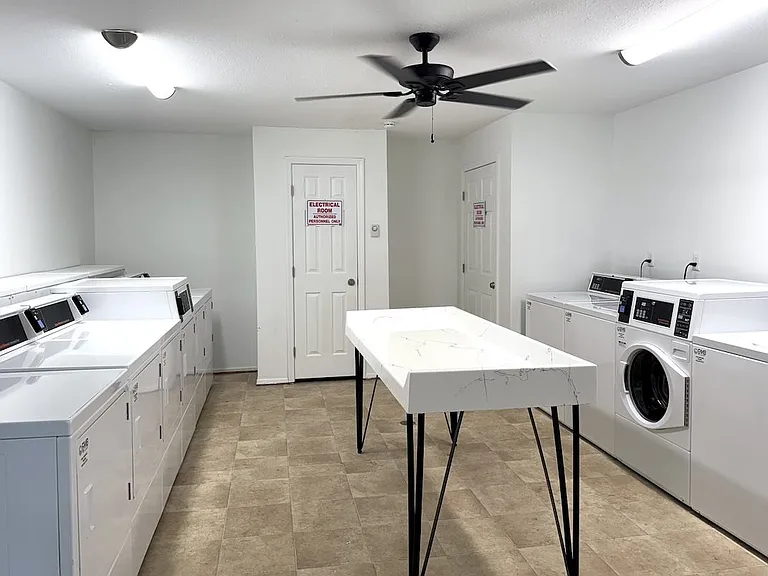 Ascot Place Apartments — Photo 17