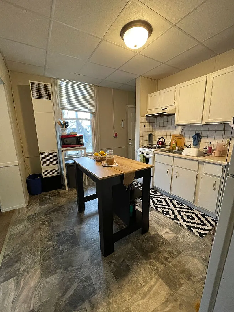 2 Bedroom Apartment Near UW-La Crosse and Western Tech — Photo 1