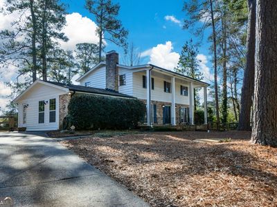 9935 La View Cir, Roswell, GA, 30075