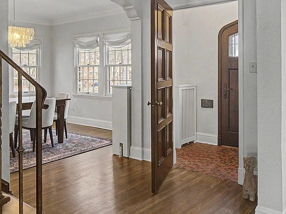 2nd image of 2708 Ewing Ave S