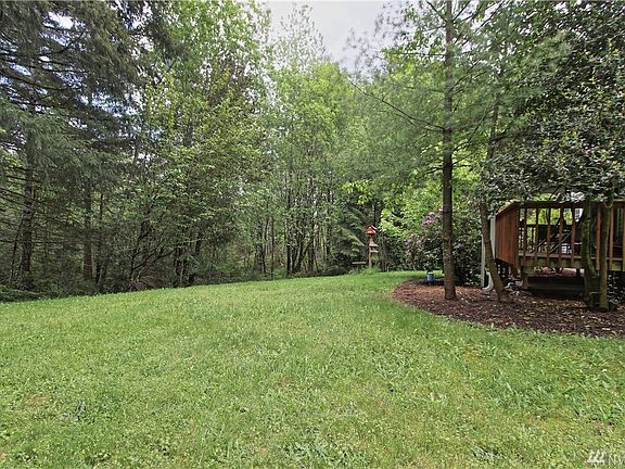3rd image of 800 E Lakeshore Dr E