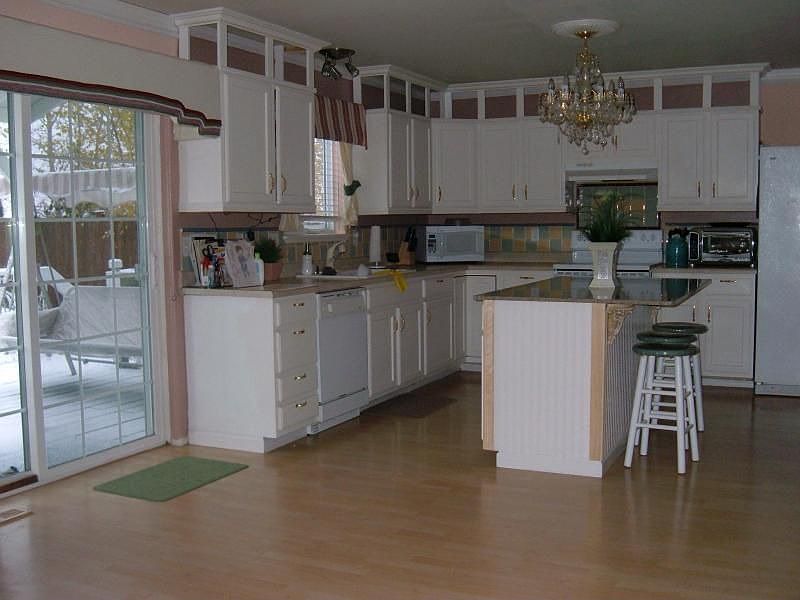 Gourmet Kitchen 