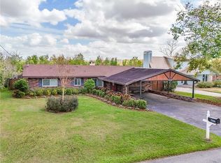 27836 Lois Dr, Tavares, FL 32778