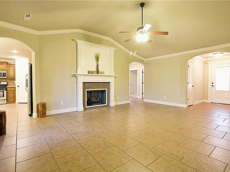 3007 SW Waterleaf Ave — Photo 4